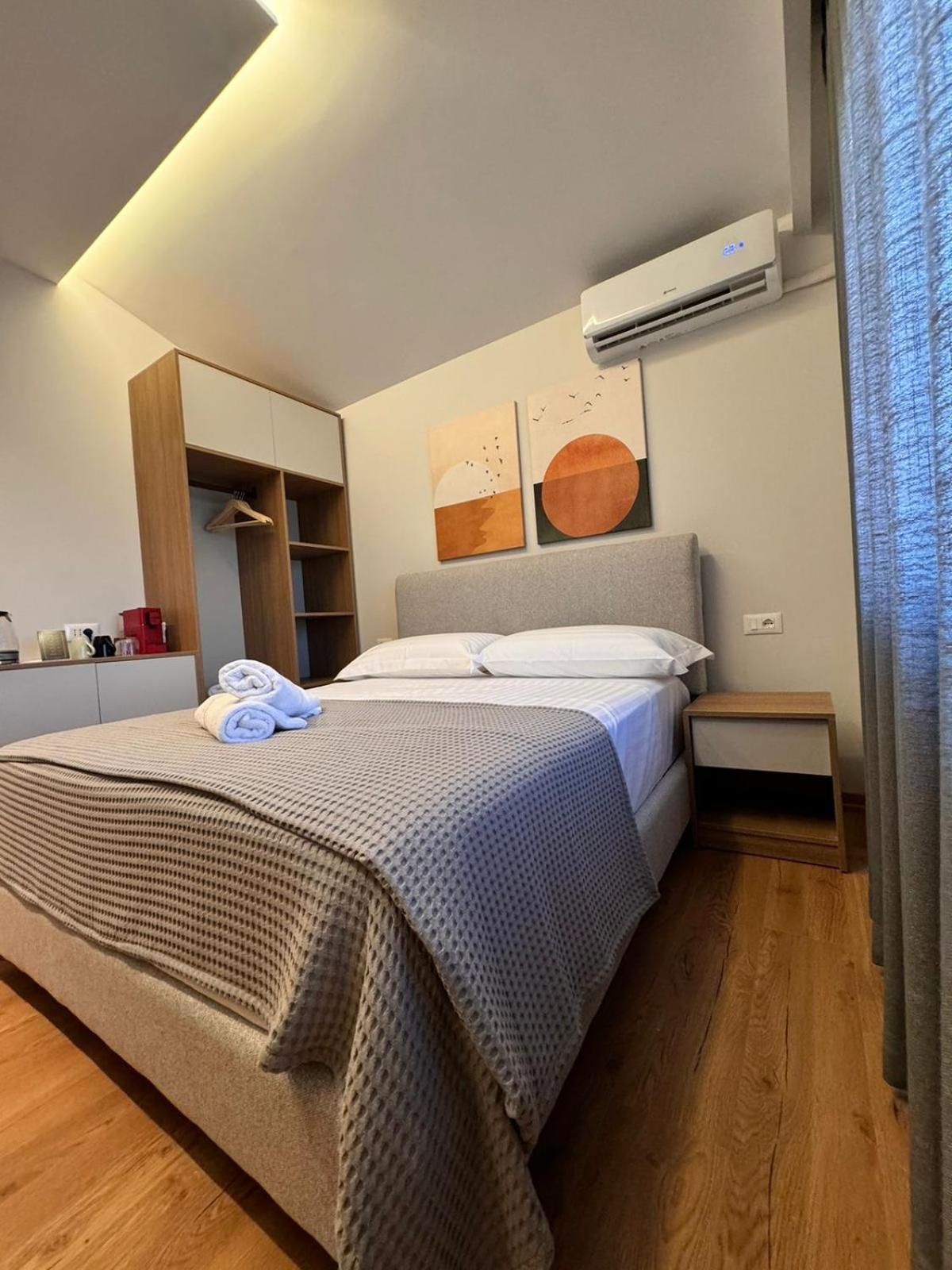 Izi Boutique Tirana